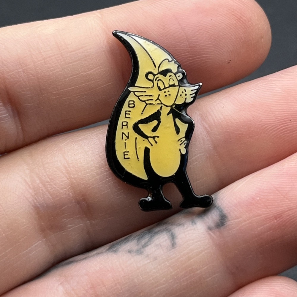 Bernie Cartoon Skunk‎ Lapel Hat Pin